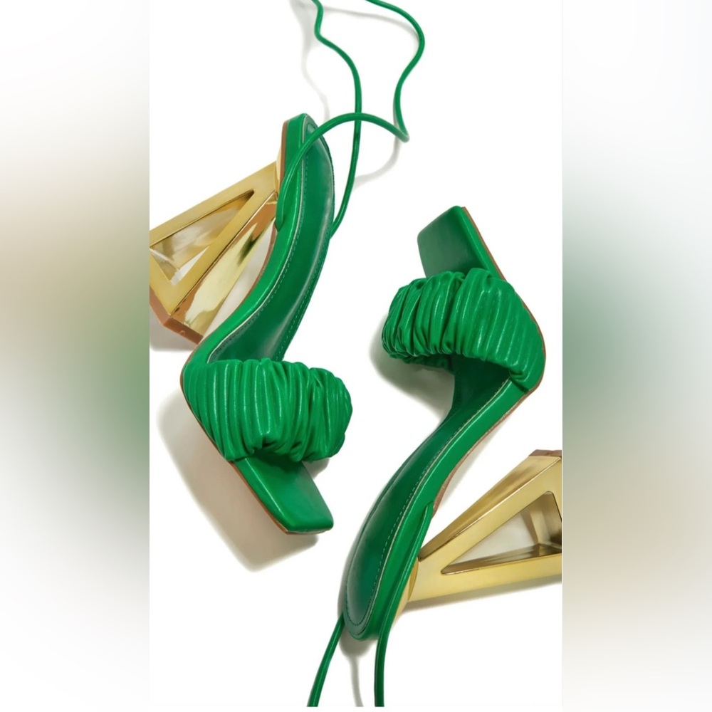NWT AZALEA WANG AMIE CHUNKY SANDAL IN GREEN. SIZE 6 - Picture 9 of 17